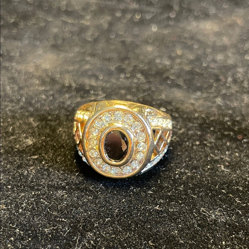 Elegant Gold and Black Stone Moissanite Ring